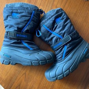 Boys Sorel snow flurry boot